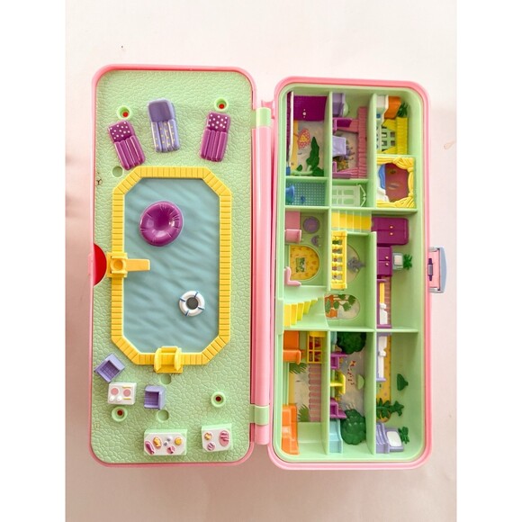 Vintage Bluebird Polly Pocket 1989 Pool Party Compact 8 figurines 3 umbrellas - Picture 5 of 9